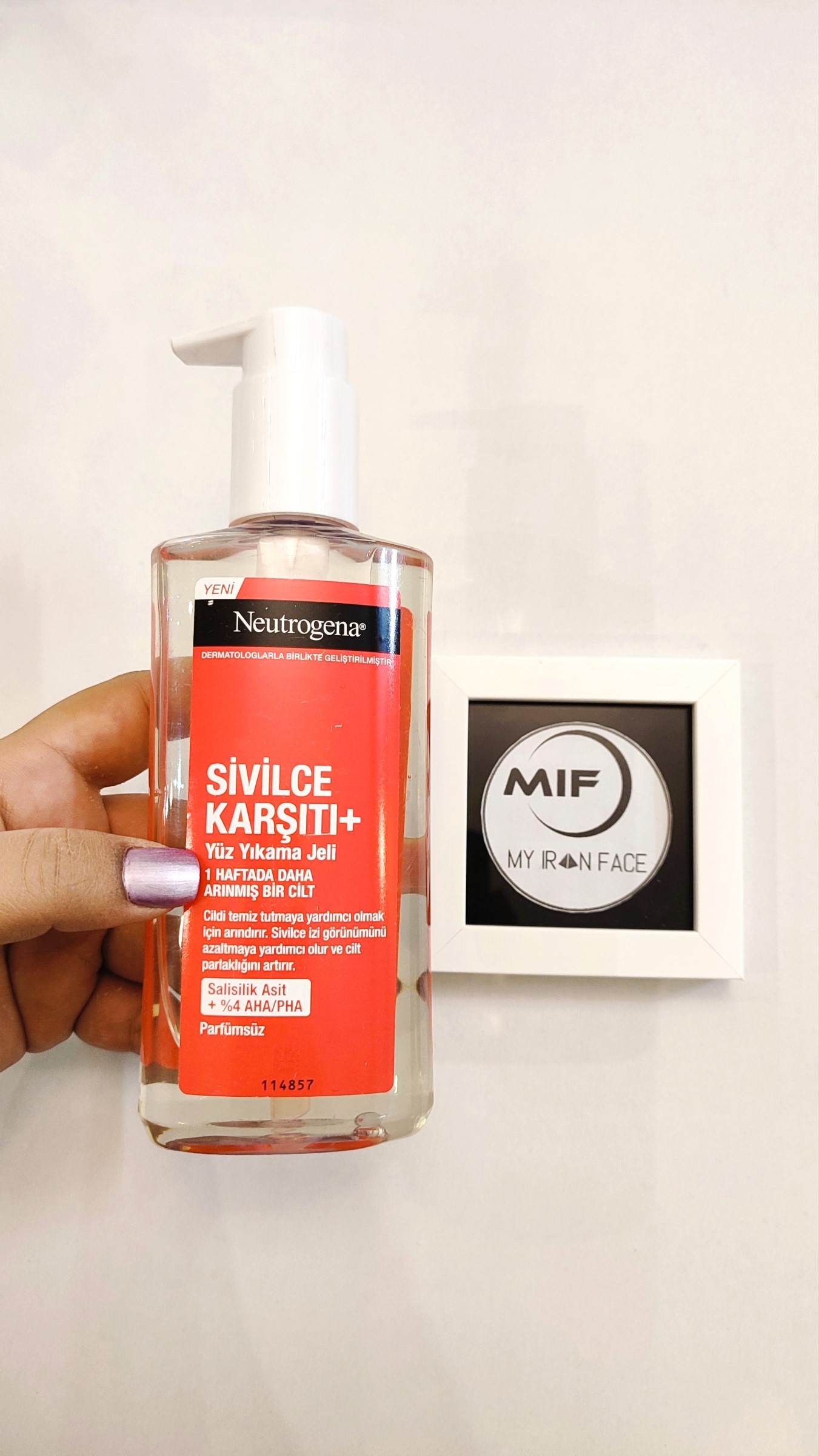 ژل شستشو صورت ضد جوش